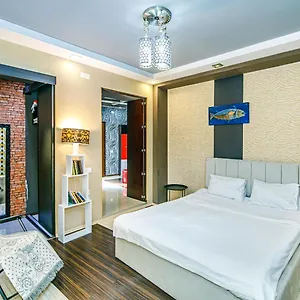 Old Escape -one Bedroom Баку